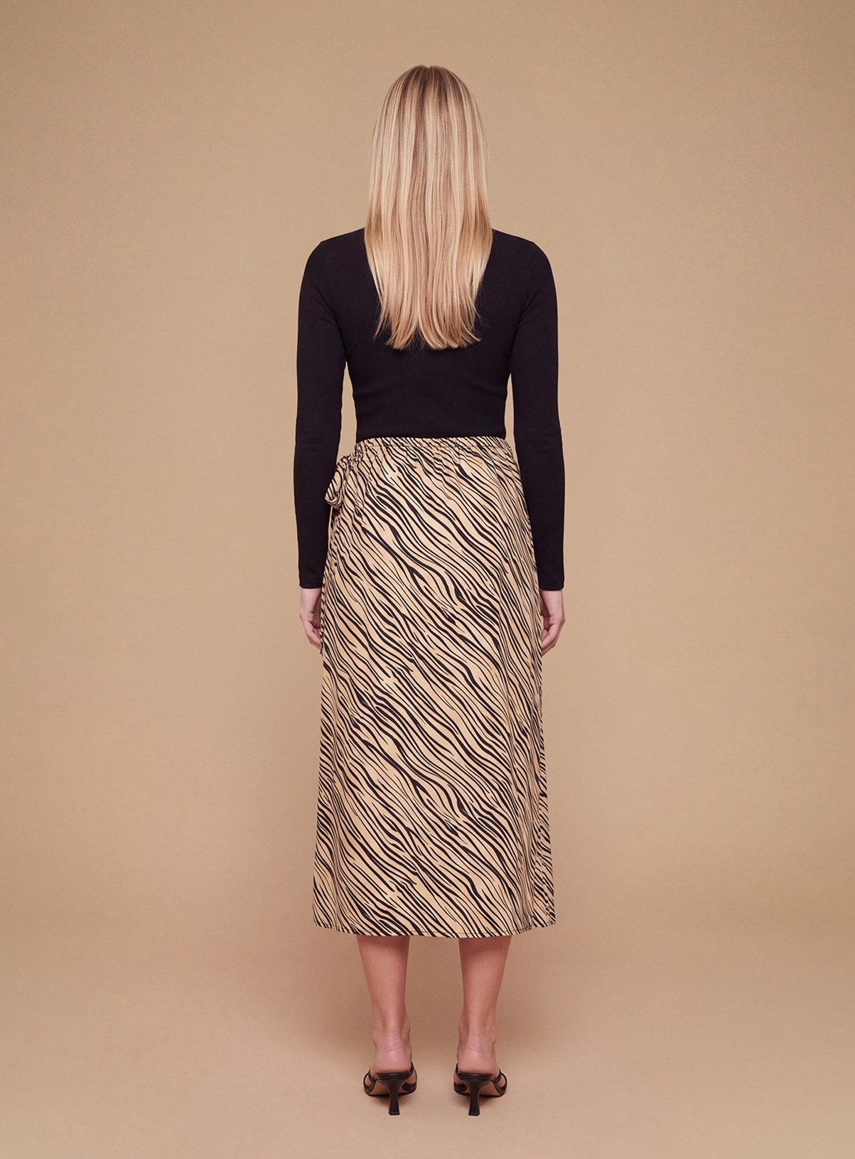 DOROTHY PERKINS Petite Wrap Tie Detail Printed Midi Skirt 18 - Image 2 thumbnail